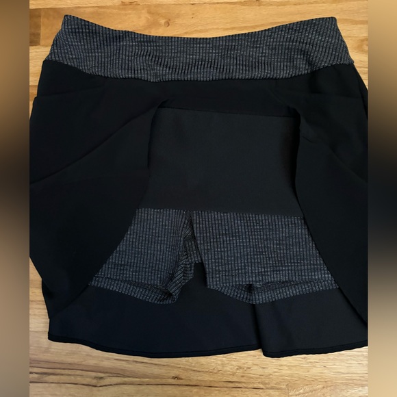 Adidas black golf skort medium - Picture 5 of 5